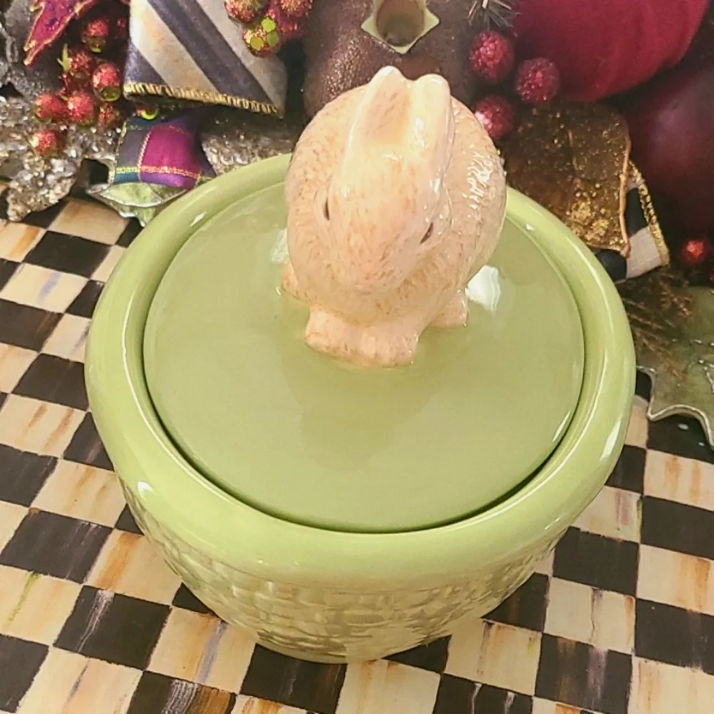Vintage Basket Weave Bunny Rabbit Green Trinkit Candy Dish